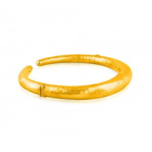 Hammered cuff bracelet in 18K gold  Hammered cuff bracelet in 18K gold