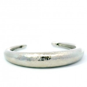 Βραχιόλι χειροπέδα σφυρήλατο & επιροδιωμένο από ασήμι 925° 