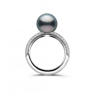 Tahiti round pearl ring with diamonds in 18k white gold Tahiti round pearl ring with diamonds in 18k white gold