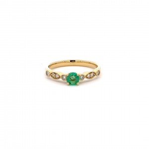 Vintage Emerald ring with diamonds in 18k gold 