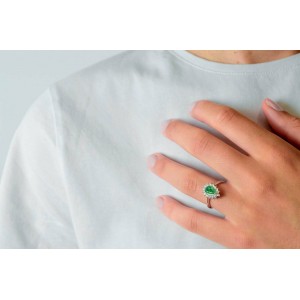 Emerald cluster ring with diamonds in 18k white gold