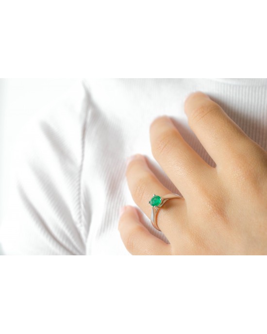  Zambia emerald engagement ring in 18k white gold 0.60ct