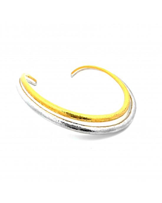 Hand-hammered necklace in 22k gold and 925° rhodium plated sterling silver 