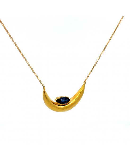 Archaic Era Hammered necklace with blue sapphire in 18k gold