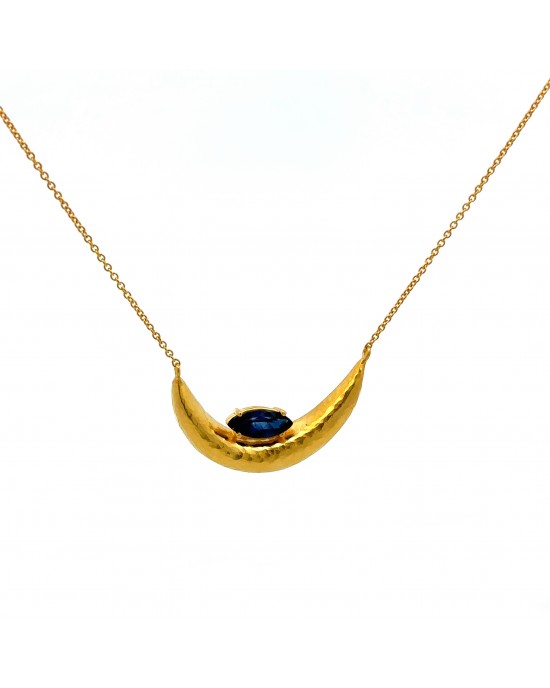 Archaic Era Hammered necklace with blue sapphire in 18k gold