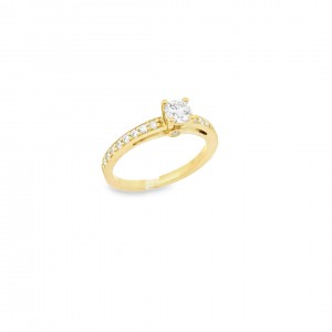 Solitaire engagement ring with diamond 0.31ct and side stones in 18k gold, GIA Certified