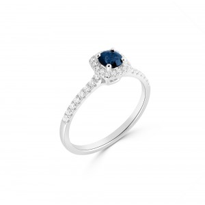Δαχτυλίδι halo με μπλε ζαφείρι και διαμάντια από λευκόχρυσο Κ18