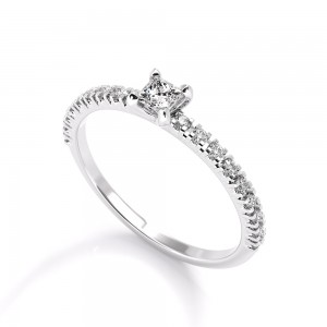 Μονόπετρο δαχτυλίδι με διαμάντι princess cut 0.18ct και πέτρες στο πλάι από λευκόχρυσο Κ18 Μονόπετρο δαχτυλίδι με διαμάντι princess cut 0.18ct και πέτρες στο πλάι από λευκόχρυσο Κ18