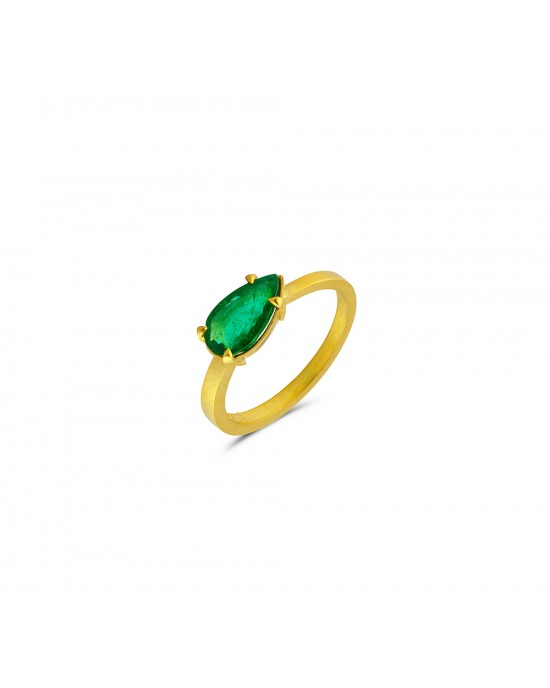 Emerald ring in 18k gold