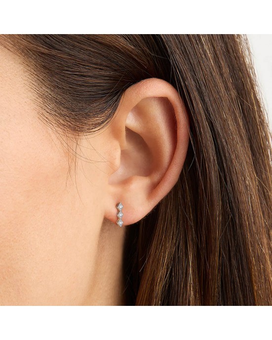 Diamond stud earrings in rombus shape in 18k White Gold