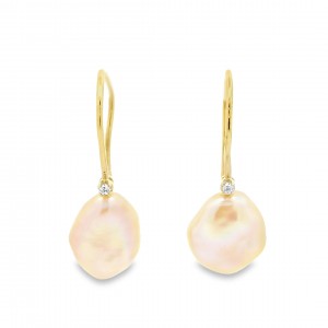 Hanging hoop Keshi pearl earrings with diamonds in 18k gold