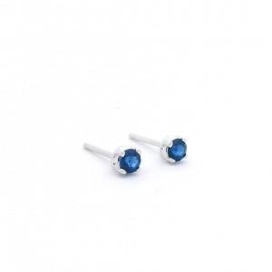 Stud earrings with sapphire in 18K white gold
