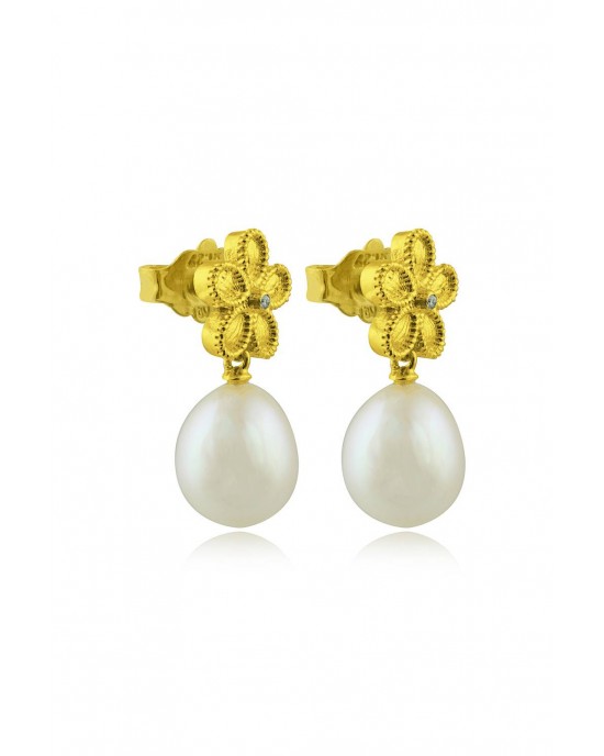 Hanging daisy earrings with pearls and diamonds in 18k gold