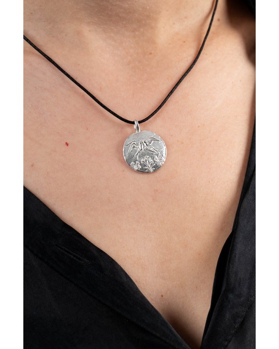 Γούρι 2026 Αναγέννησις από επαργυρωμένο ορείχαλκο εμπνευσμένο από το Ακρωτήρι